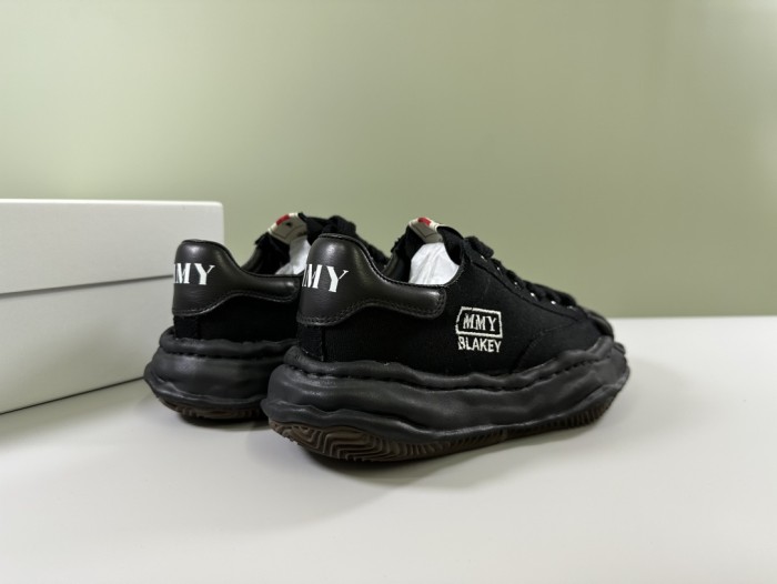 1:1 quality version Embroidered Canvas All Black Thick Bottom Board Shoes