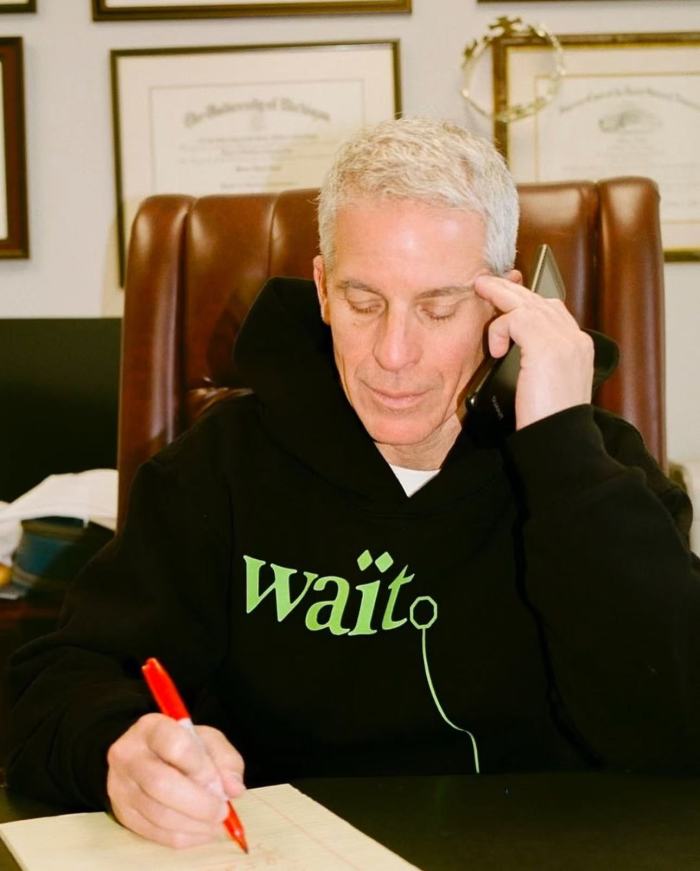 [Buy One Get One Free] 1:1 quality version Wait Alphabet Spider Print Hoodie