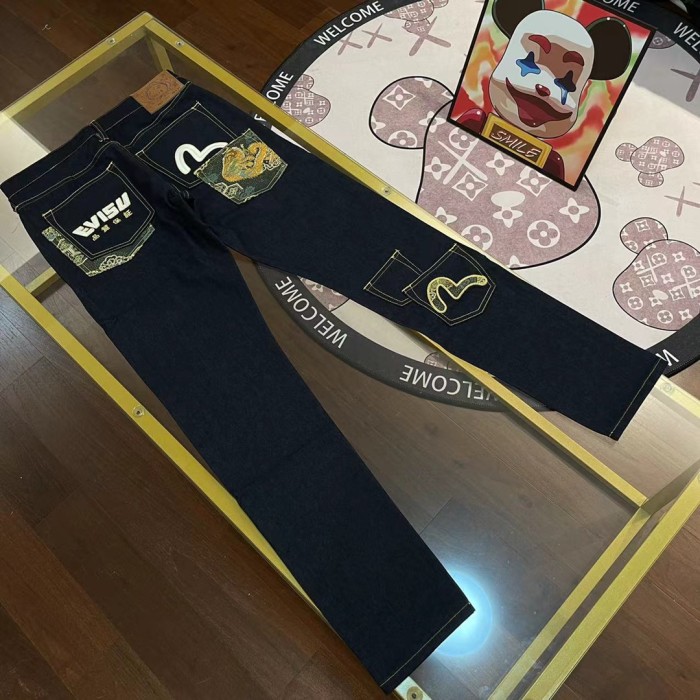 Appliquéd Embroidered Seagull Multi-Pocket Straight Narrow Leg Jeans 2 colors