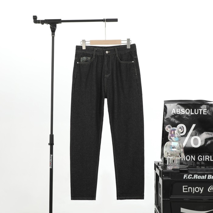 Appliquéd Embroidered Seagull Multi-Pocket Straight Narrow Leg Jeans 2 colors