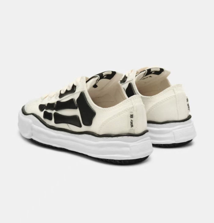 1:1 quality version 27870224 MMY Co-Branded  Bones Canvas Sneakers 2 colors