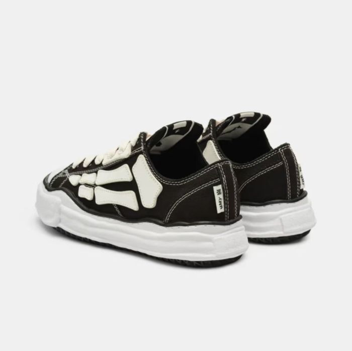1:1 quality version 27870224 MMY Co-Branded  Bones Canvas Sneakers 2 colors