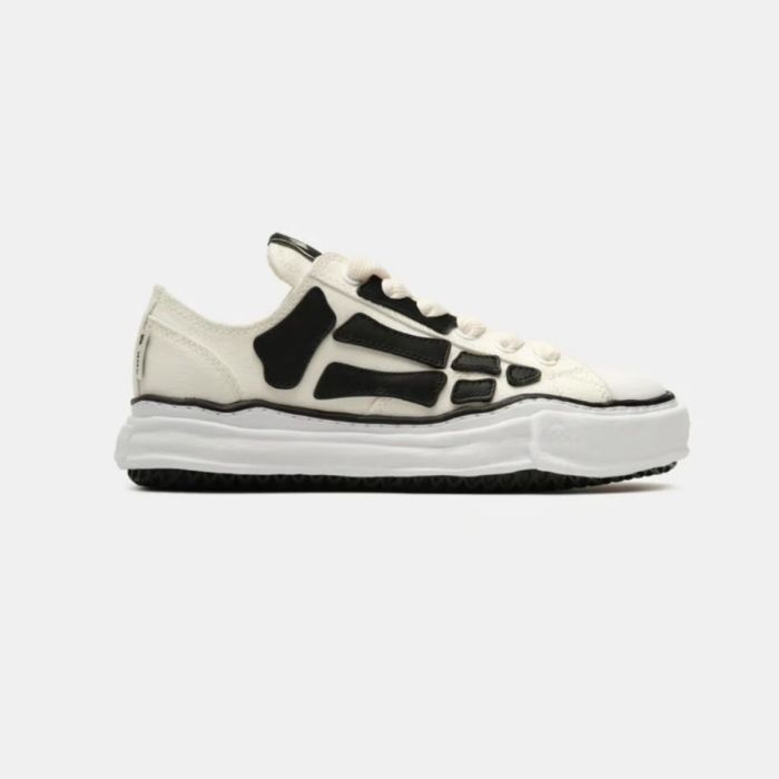 1:1 quality version 27870224 MMY Co-Branded  Bones Canvas Sneakers 2 colors