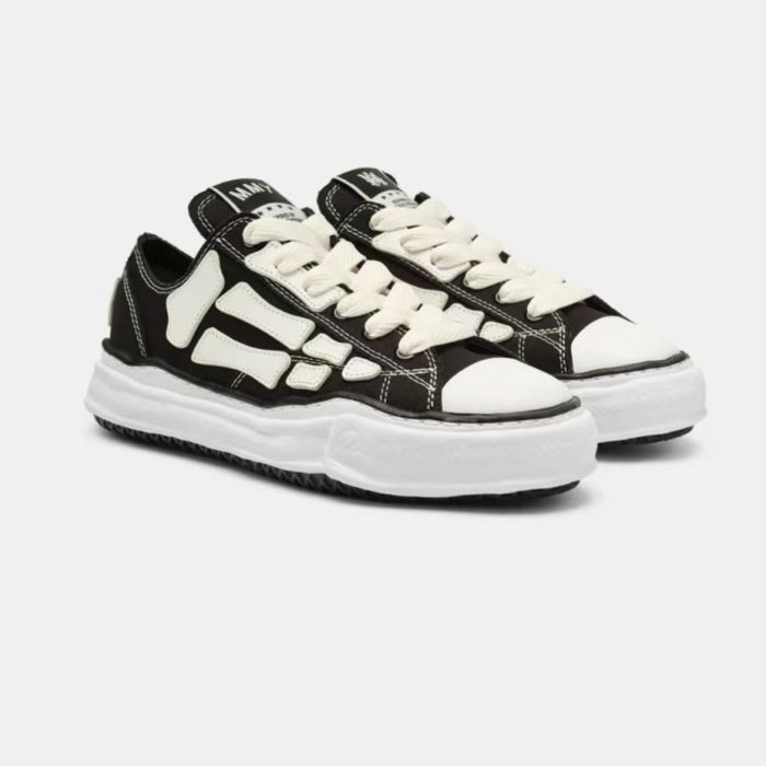 1:1 quality version 27870224 MMY Co-Branded  Bones Canvas Sneakers 2 colors