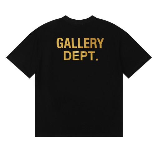 27877111 Giraffe Printed Tee
