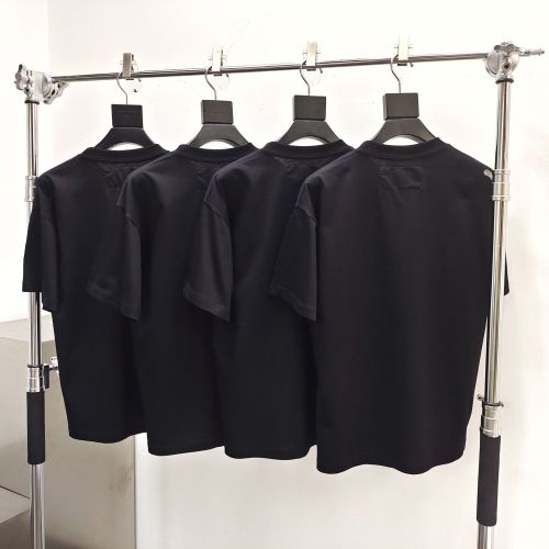 1:1 quality version 28201083 Black Heart Print Tee
