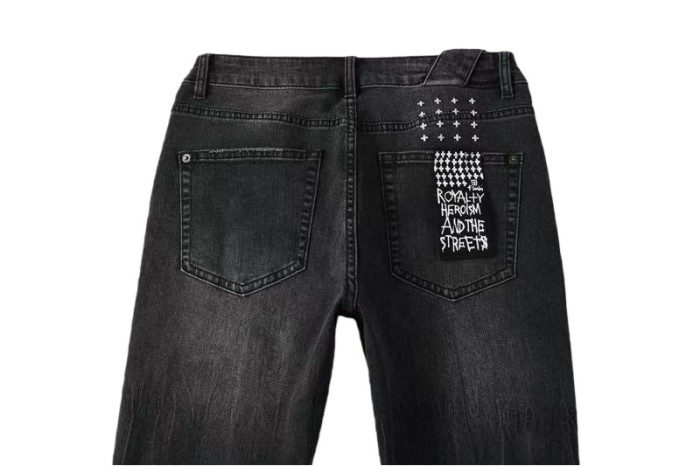 1:1 quality version Knee Logo Print Ripped Jeans 28700620