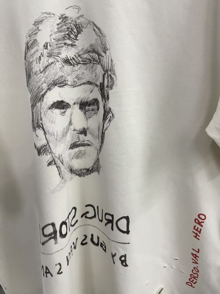 Sketch Portrait Red Letter Print Tee 28751629