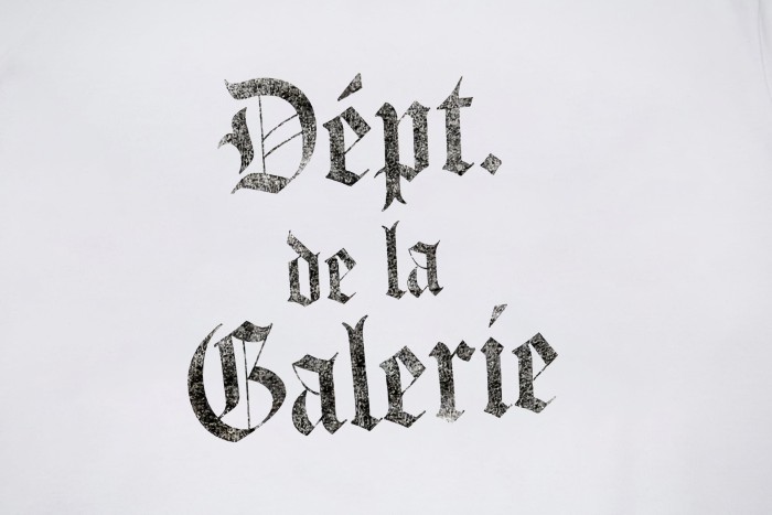 French Gothic Letter Print Tee 2 colors 29047346