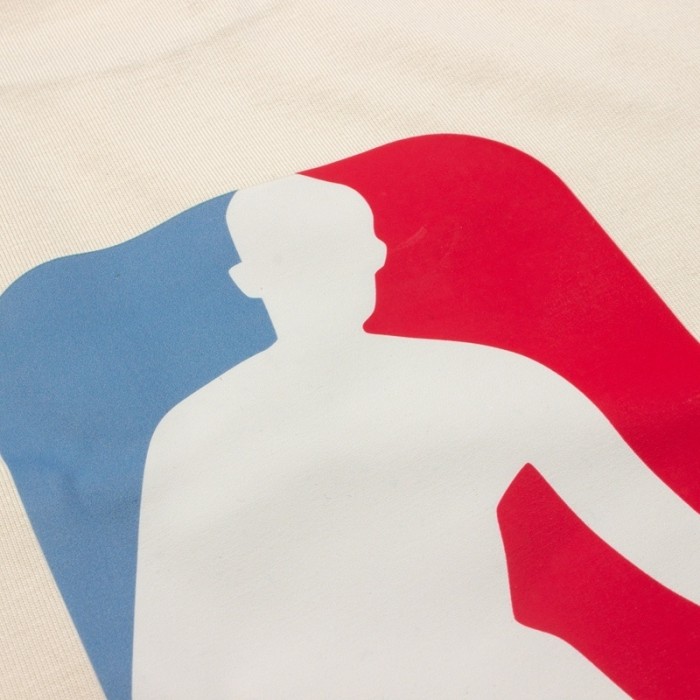 Co-branded back with large logo, contrasting color silhouette, loose-fitting T-shirt 29053614