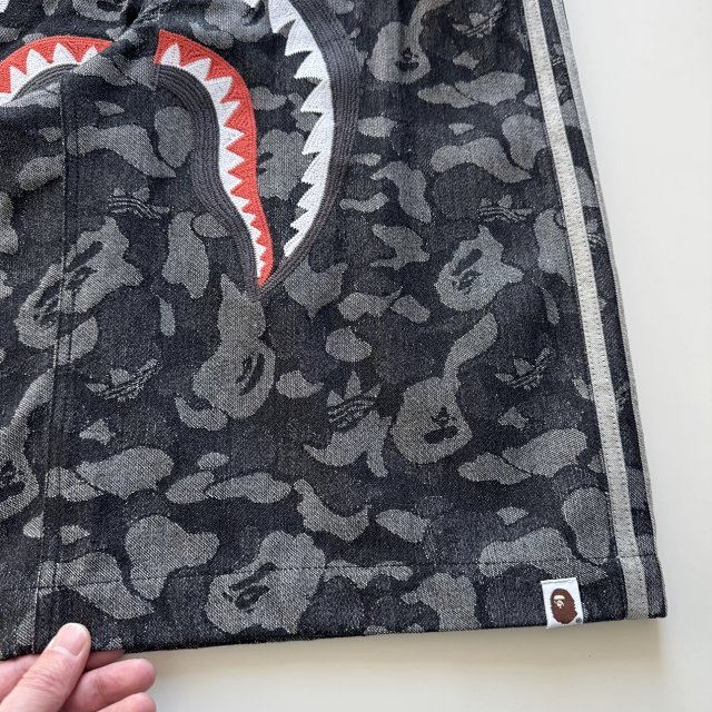 1:1 quality version Jorts Black Camouflage Shark Embroidery Denim Shorts 29060626