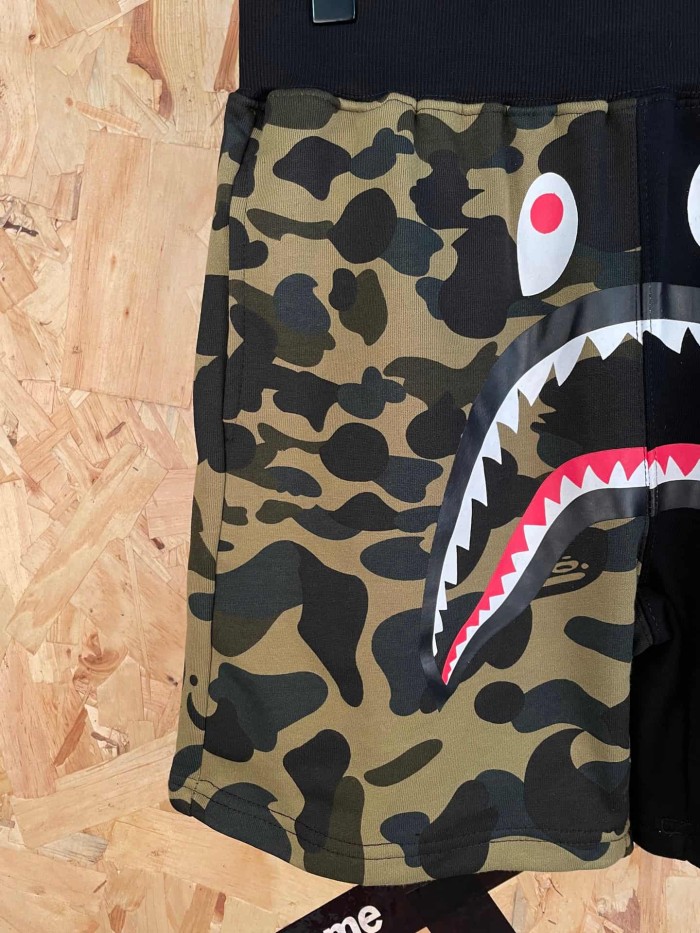 1:1 quality version Green Camouflage & Black Split Shark Print Casual Cotton Shorts 29060794