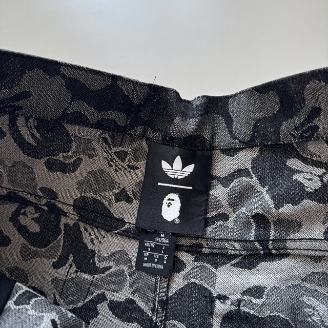 1:1 quality version Jorts Black Camouflage Shark Embroidery Denim Shorts 29060626