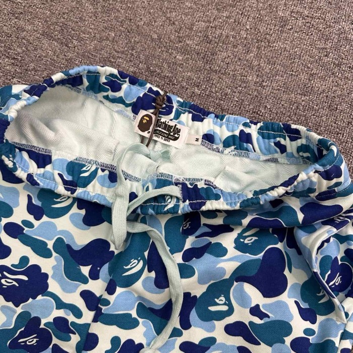 Blue Camouflage All-over Shark Print Casual Cotton Shorts 29060826