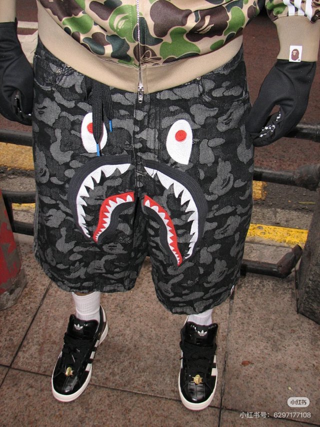 1:1 quality version Jorts Black Camouflage Shark Embroidery Denim Shorts 29060626