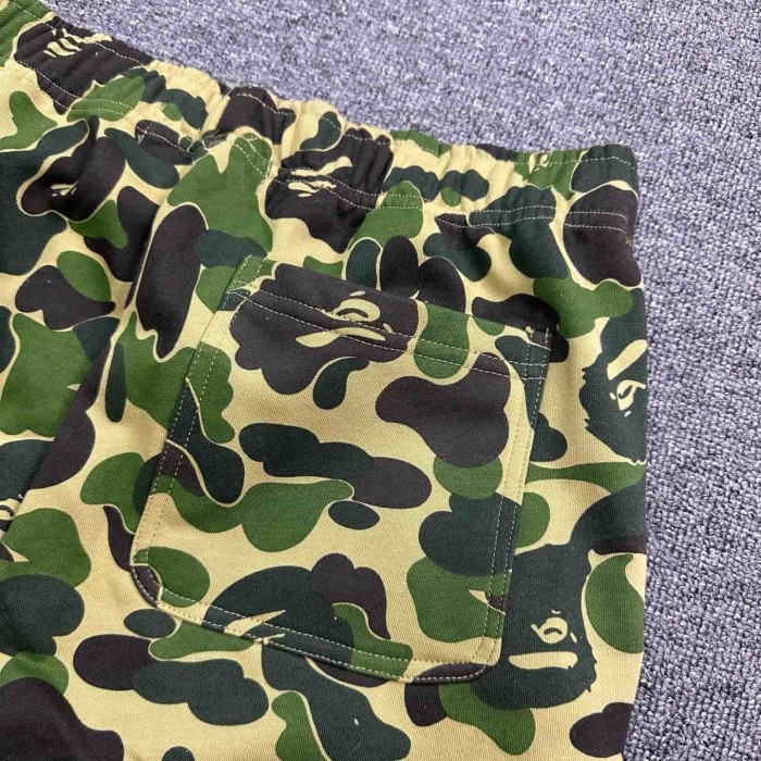 Green Camouflage All-over Shark Print Casual Cotton Shorts 29060808