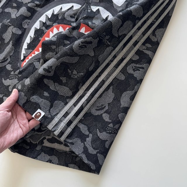 1:1 quality version Jorts Black Camouflage Shark Embroidery Denim Shorts 29060626