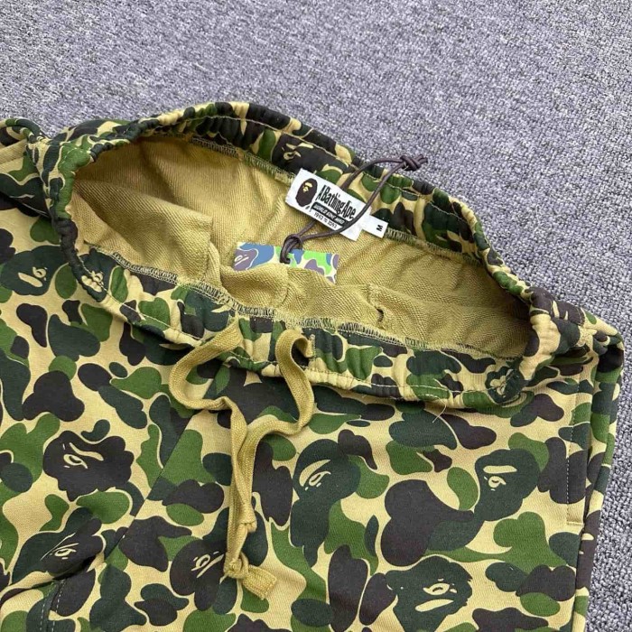 Green Camouflage All-over Shark Print Casual Cotton Shorts 29060808