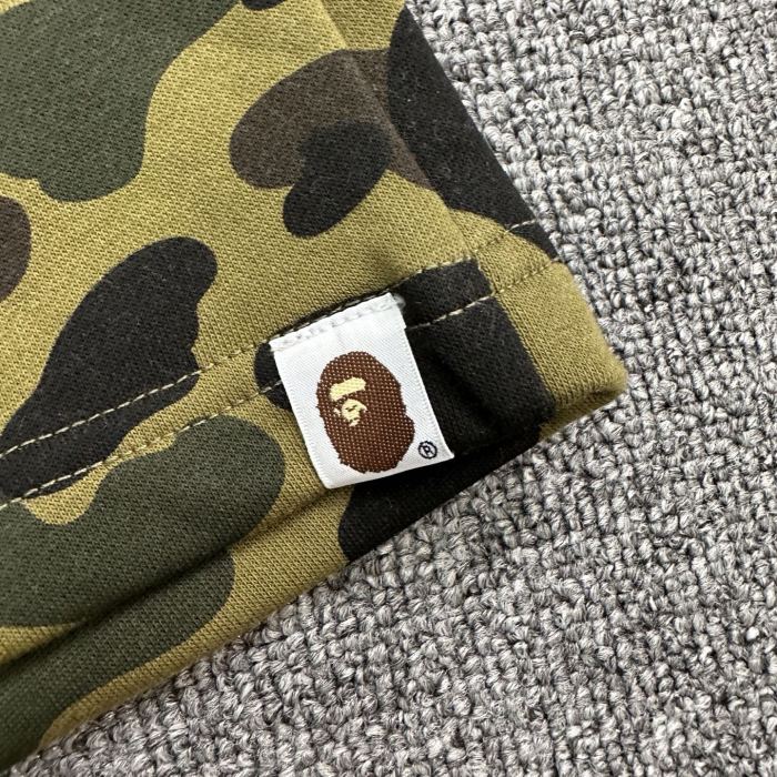 Olive Camouflage All-over Shark Print Casual Cotton Shorts 29062657