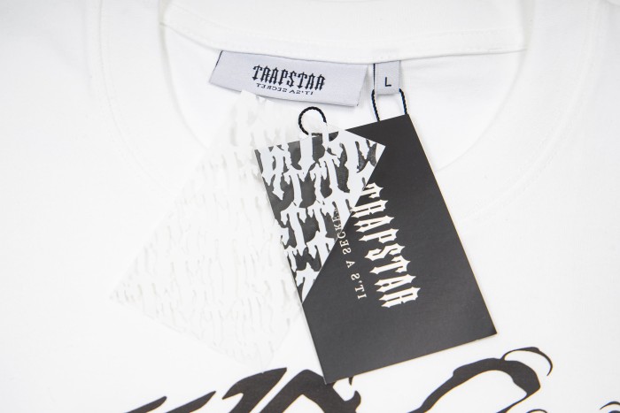 High Street Style T-Shirt with Trapstar Smoke Logo & Comic Gun Girl  Print T-Shirt 2 colors 29077351