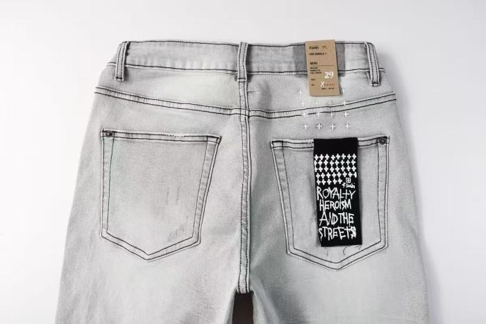 1:1 quality version Tight Ripped Mini M Stitching Denim Shorts 29080454