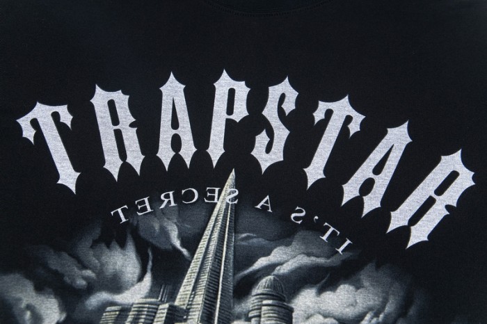 Relaxed Fit Urban Streetwear Gothic Letter And Cityscape Print T-Shirt 2 colors 29080243