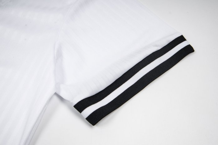 Urban Streetwear Montana 83 Printed V-Neck Sports Jersey T-Shirt 29080605