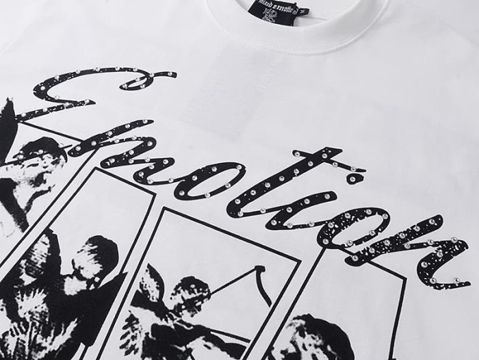Four-grid Cupid Film Rhinestone Print Tee 2 colors 29105634