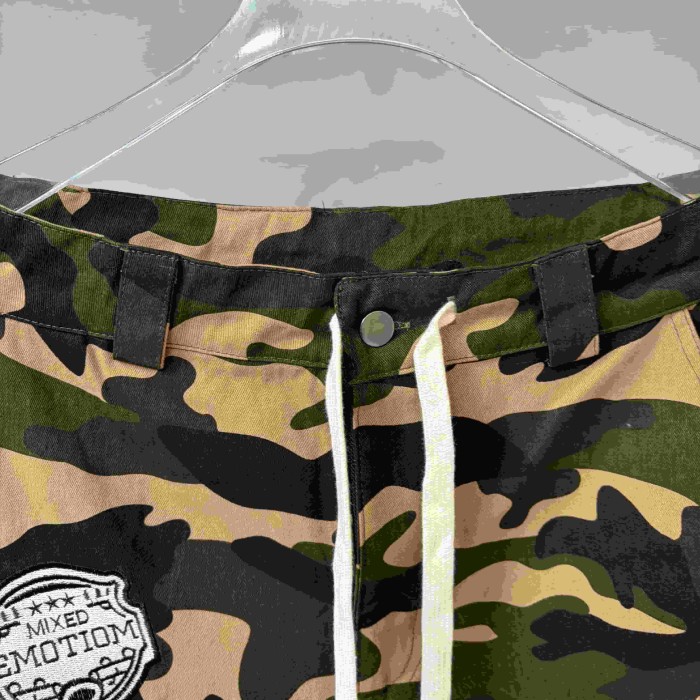 Camo Badge Embroidery Shorts 29116538