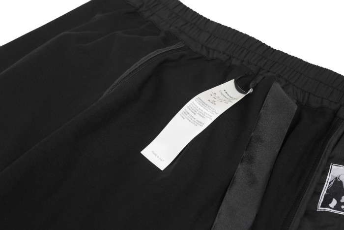 1:1 quality version Inverted Triangle Patch Split Streamer Shorts 29214045