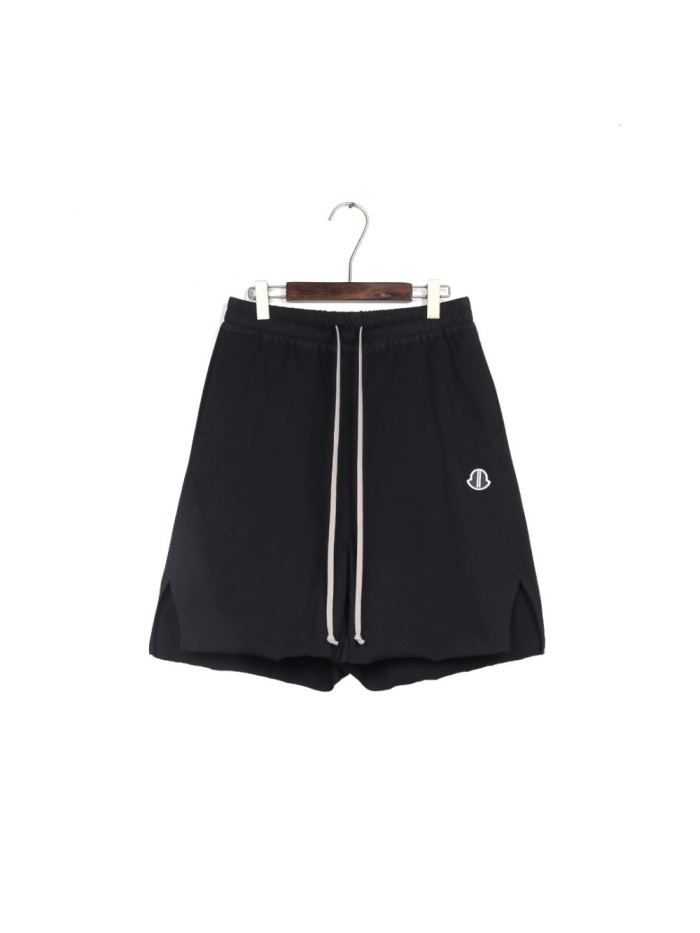 1:1 quality version Co-branded Moncler Logo Embroidered Split Raw Edge Shorts 29214047