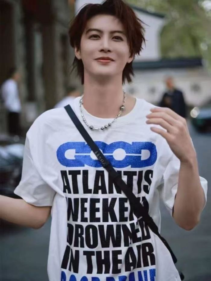 All Over Print Color Rhinestone Slogan Light Luxury Tee 2 colors 29220608
