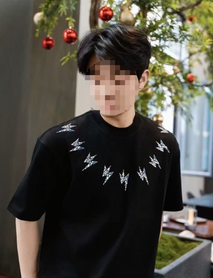 Holographic Rhinestone Lightning Bolt Neck Gothic Back Letter Print T-shirt 2 colors 29220646