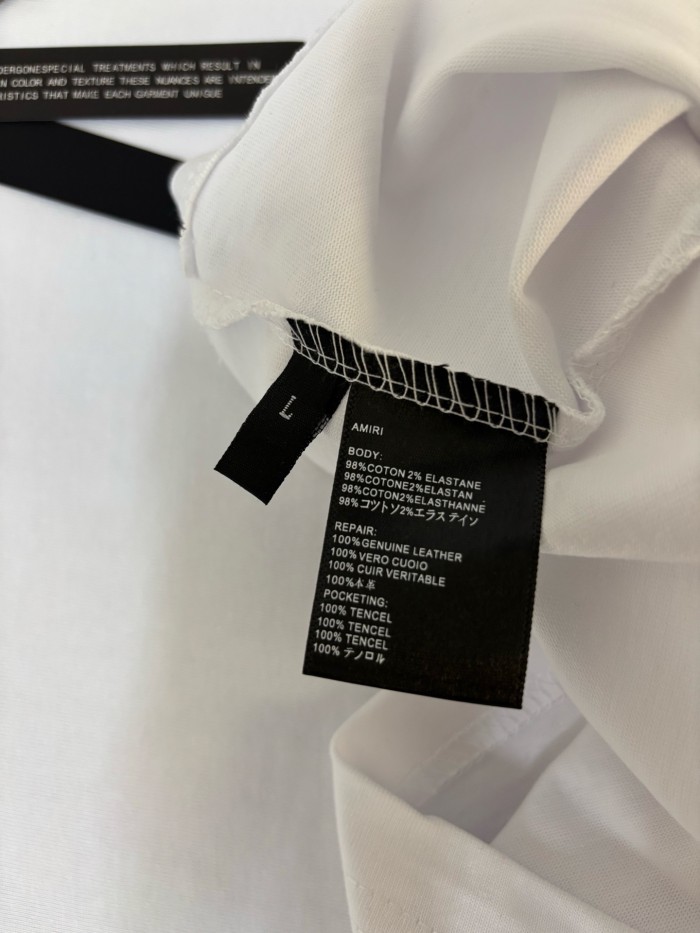 Single-Sided Chest Mini Cursive Script Logo Plain Back Tee 2 colors 29307003