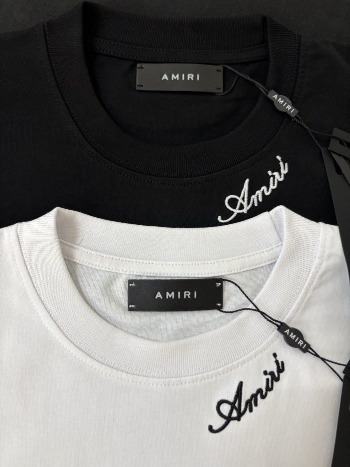 Single-Sided Chest Mini Cursive Script Logo Plain Back Tee 2 colors 29307003