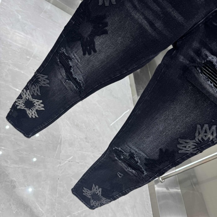 Embossed Star Floral Patch Distressed Rip Knee Vintage Washed Slim Taper Streetwear Denim Jeans  29310925