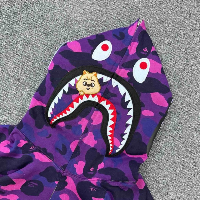1:1 quality version Stray Kids Co-branded Shark Small Animal Embroidery Camo Zip Up Hoodie 4 colors 29322793