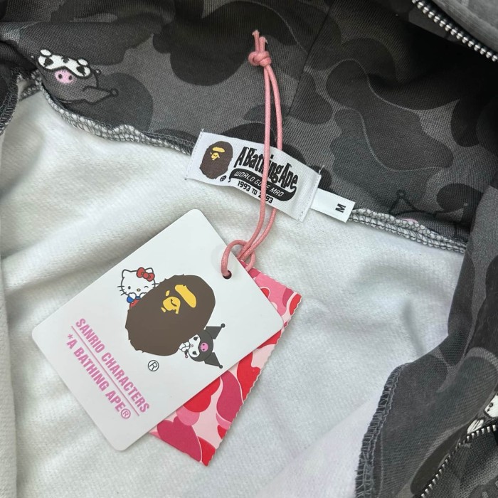 1:1 quality version Sanrio Co-branded Camo Detachable Bow Zip Up Hoodie 2 colors 29322794