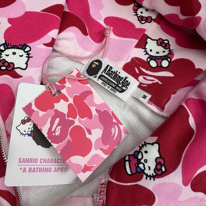 1:1 quality version Sanrio Co-branded Camo Detachable Bow Zip Up Hoodie 2 colors 29322794