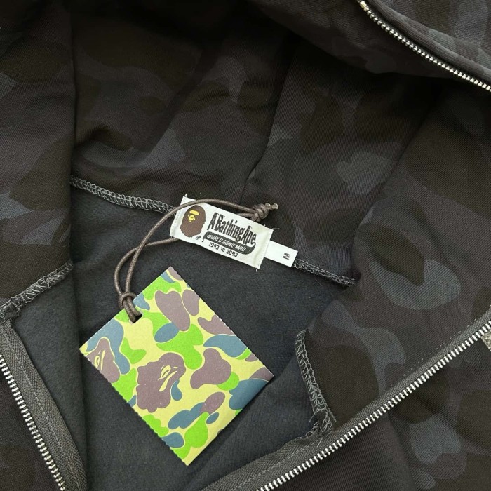 1:1 quality version Stray Kids Co-branded Shark Small Animal Embroidery Camo Zip Up Hoodie 4 colors 29322793