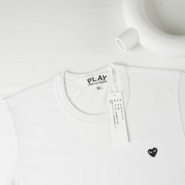 1:1 quality version Small Black Heart Embroidery Solid Crew Neck Basic Minimal Low Key Couple Tee 2 colors 29331711