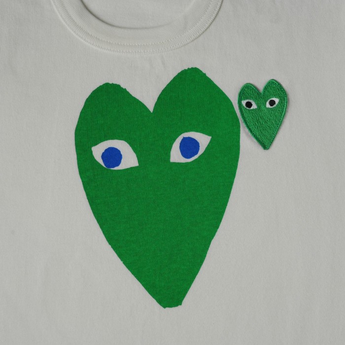 1:1 quality version Green Solid Heart Print With Blue Pupil Eyes Right Side Same Tone Mini Green Heart Embroidery Tee 29332199