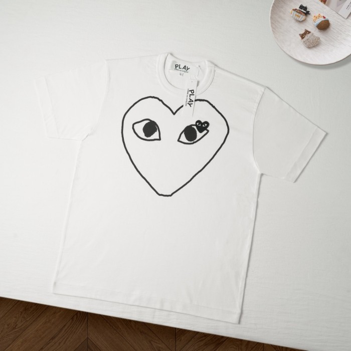 1:1 quality version Chest Black Hand Drawn Outline Hollow Eyed Big Heart Print Right Eye Inset Mini Black Heart Couple Tee 29332172