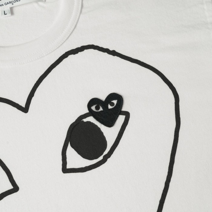 1:1 quality version Chest Black Hand Drawn Outline Hollow Eyed Big Heart Print Right Eye Inset Mini Black Heart Couple Tee 29332172