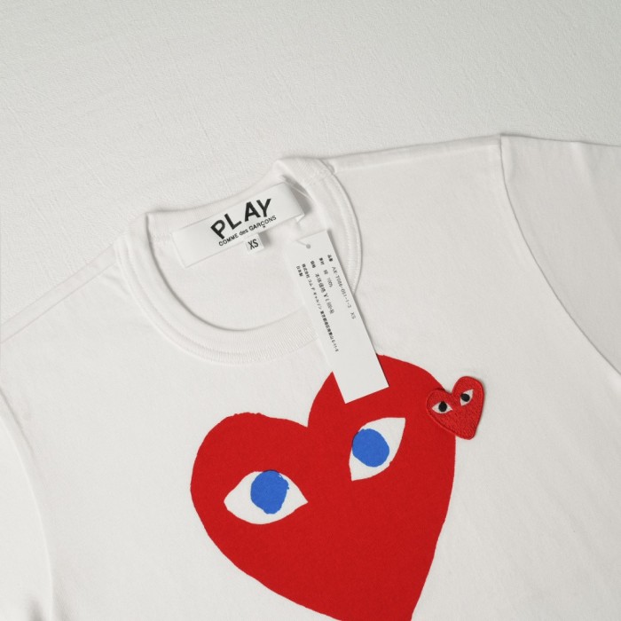 1:1 quality version Red Solid Heart Print With Blue Pupil Eyes Right Side Mini Red Heart Embroidery Tee 29332218