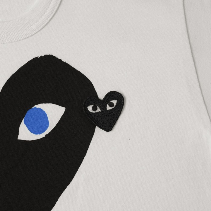 1:1 quality version Black Heart Print With Blue Pupil Eyes And Side Extended Tiny Mini Black Heart Fitted Shoulder Couple Tee 29332197