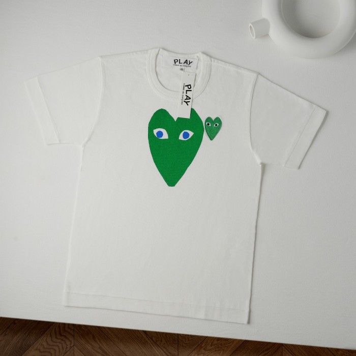 1:1 quality version Green Solid Heart Print With Blue Pupil Eyes Right Side Same Tone Mini Green Heart Embroidery Tee 29332199