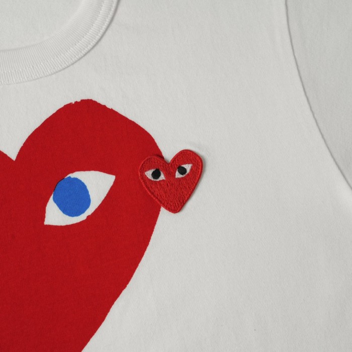 1:1 quality version Red Solid Heart Print With Blue Pupil Eyes Right Side Mini Red Heart Embroidery Tee 29332218