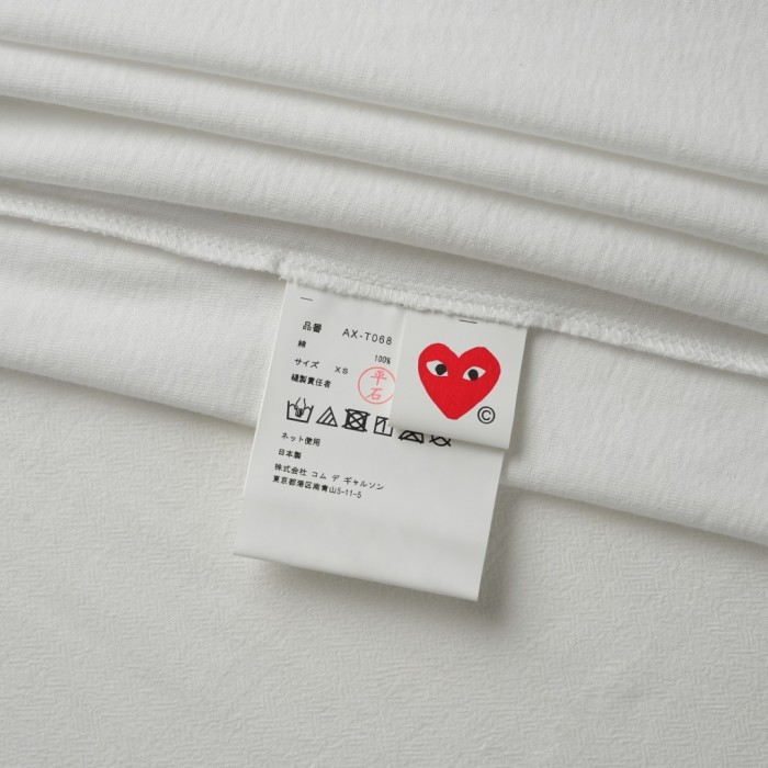 1:1 quality version Inverted Play Letter Middle Black Heart Two Eyes Print Bottom Full Brand English 2 colors Tee 29332254