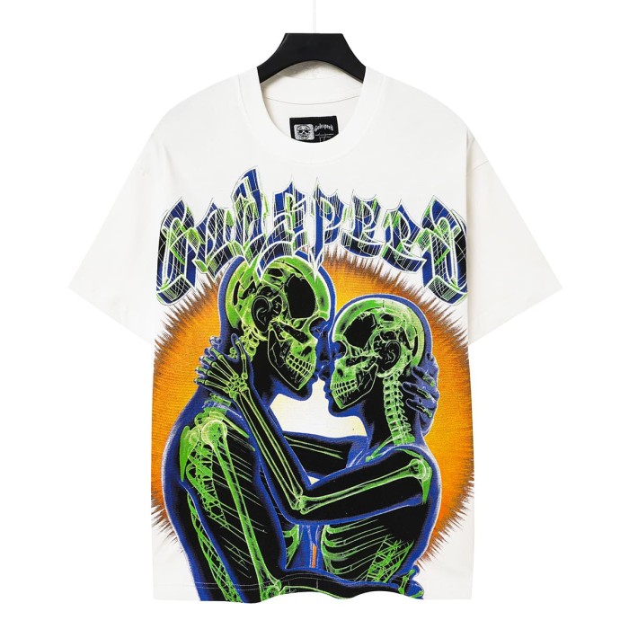 Y2K Gothic Streetwear Front Godspeed Gothic Font Glowing Green Kissing Skeleton Couple Burst Background Print T-Shirt 3 colors 29338262